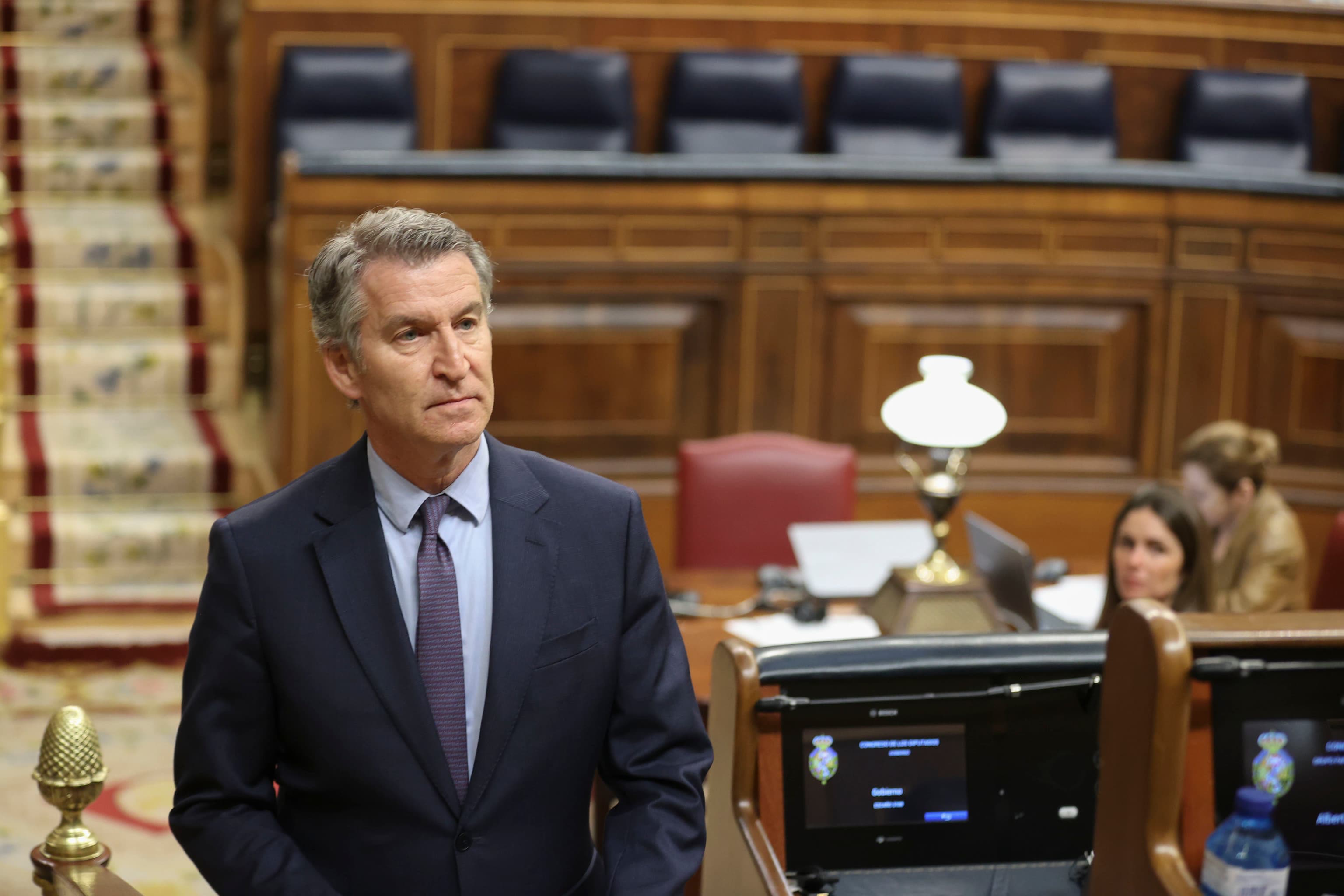 Entre la 'ejecución' de Vox y el decreto de Feijóo sin Feijóo