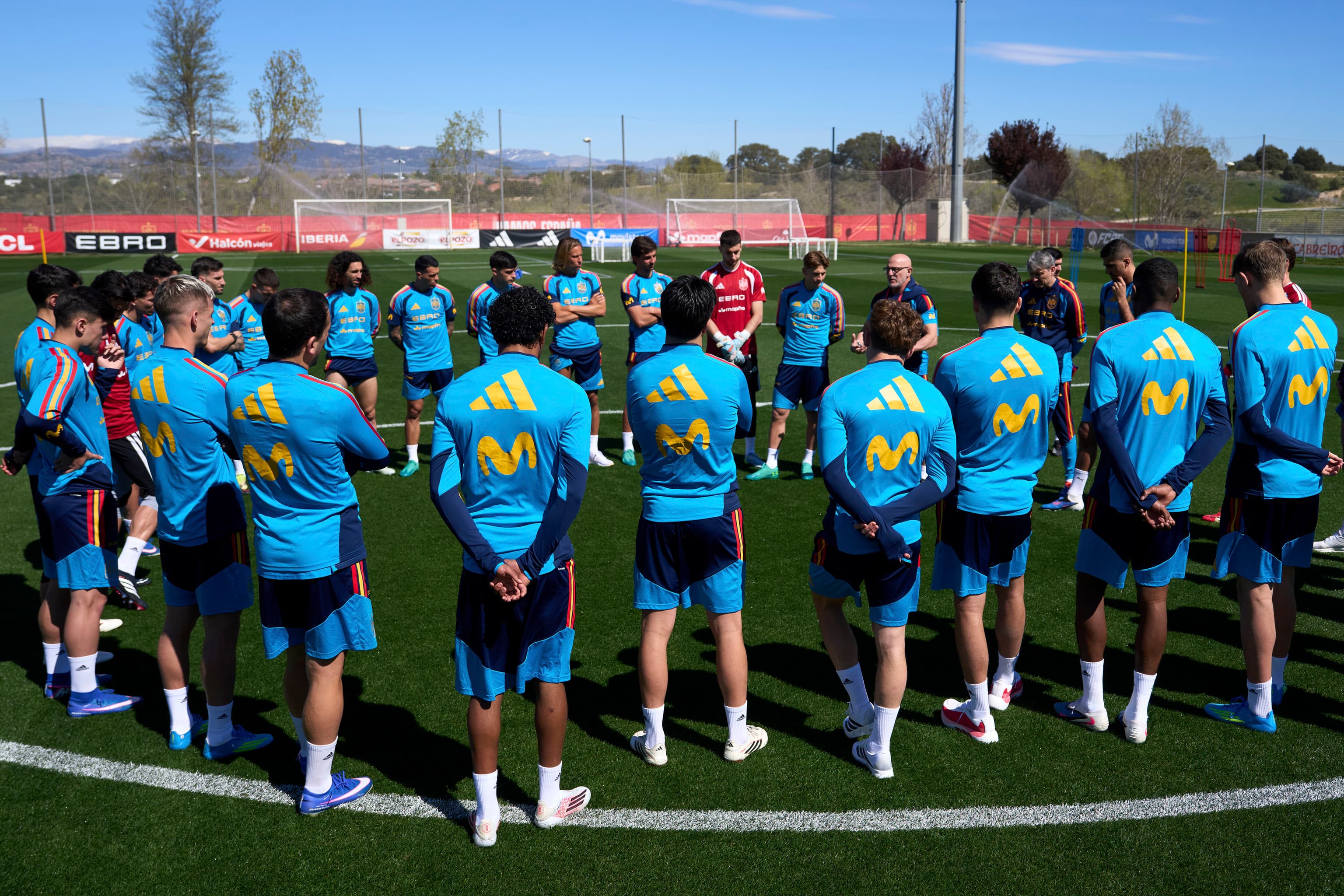 El Arquitecto Silencioso: Cómo De la Fuente Forjó la España Inquebrantable de los 77