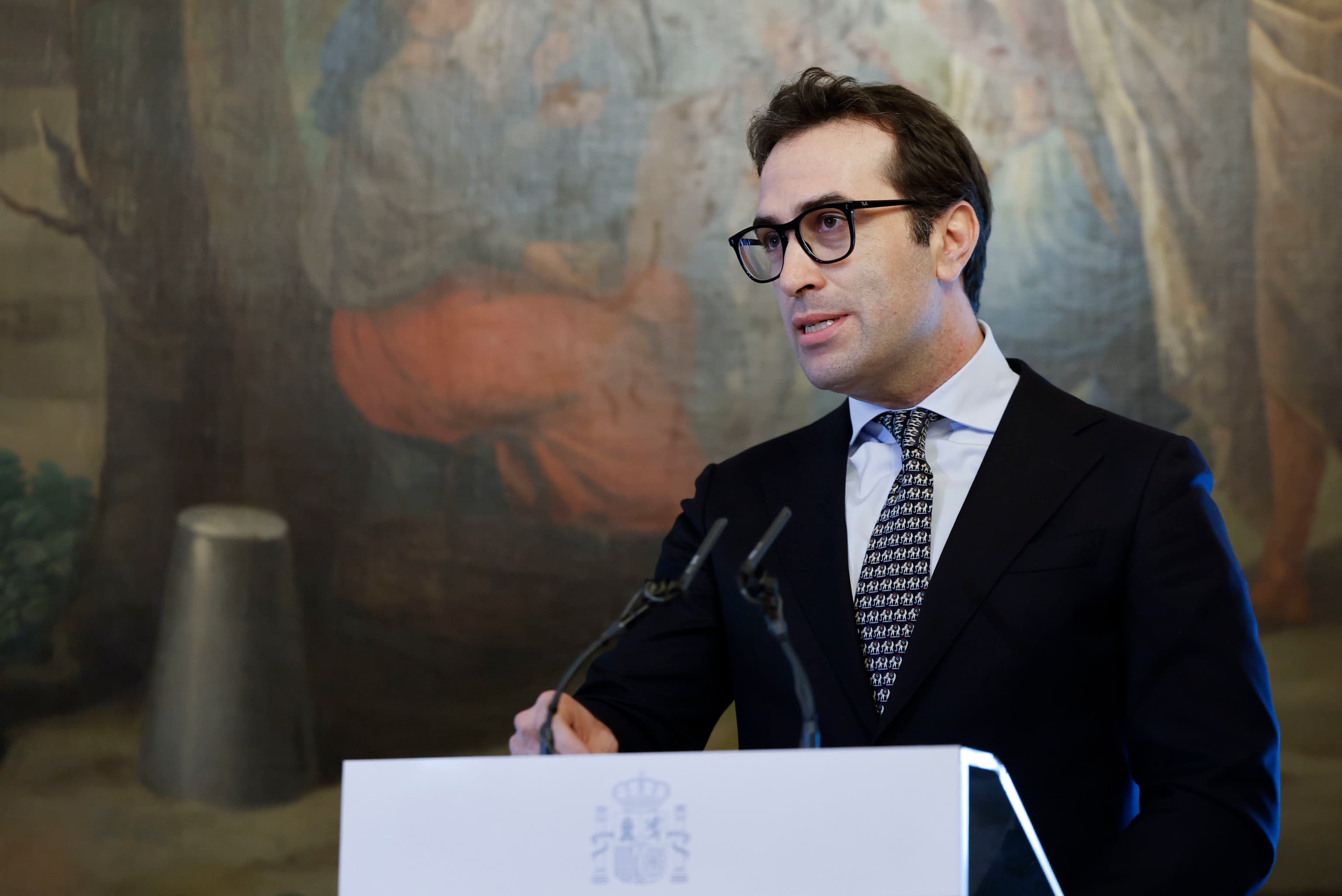 La Paradoja del Ahorro Español: Cuando el Gasto Crece y la Cautela Persiste