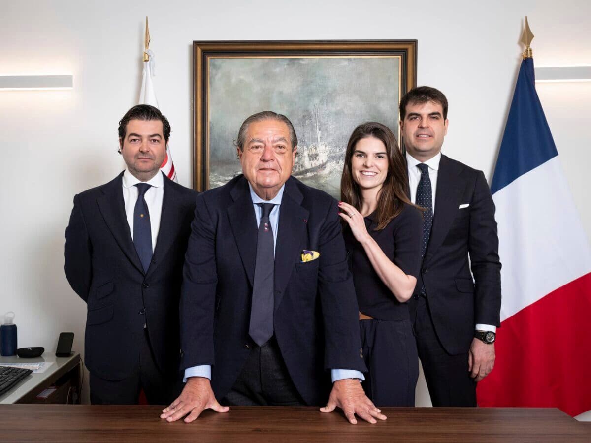 El Imperio Silencioso de Boluda: Poder Global y Desafío Local