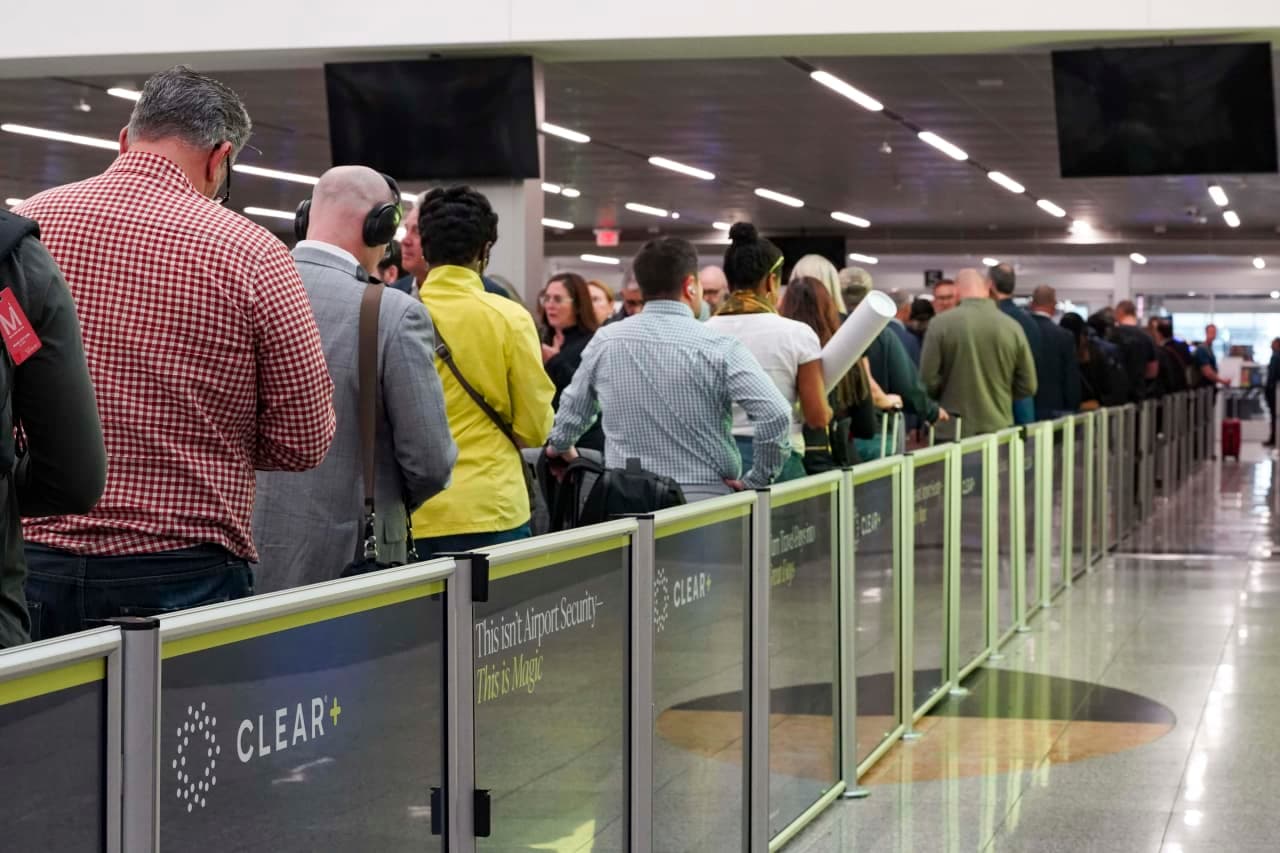 El Caos en los Aeropuertos: La Promesa de Trump en Tiempos de Cierre Gubernamental