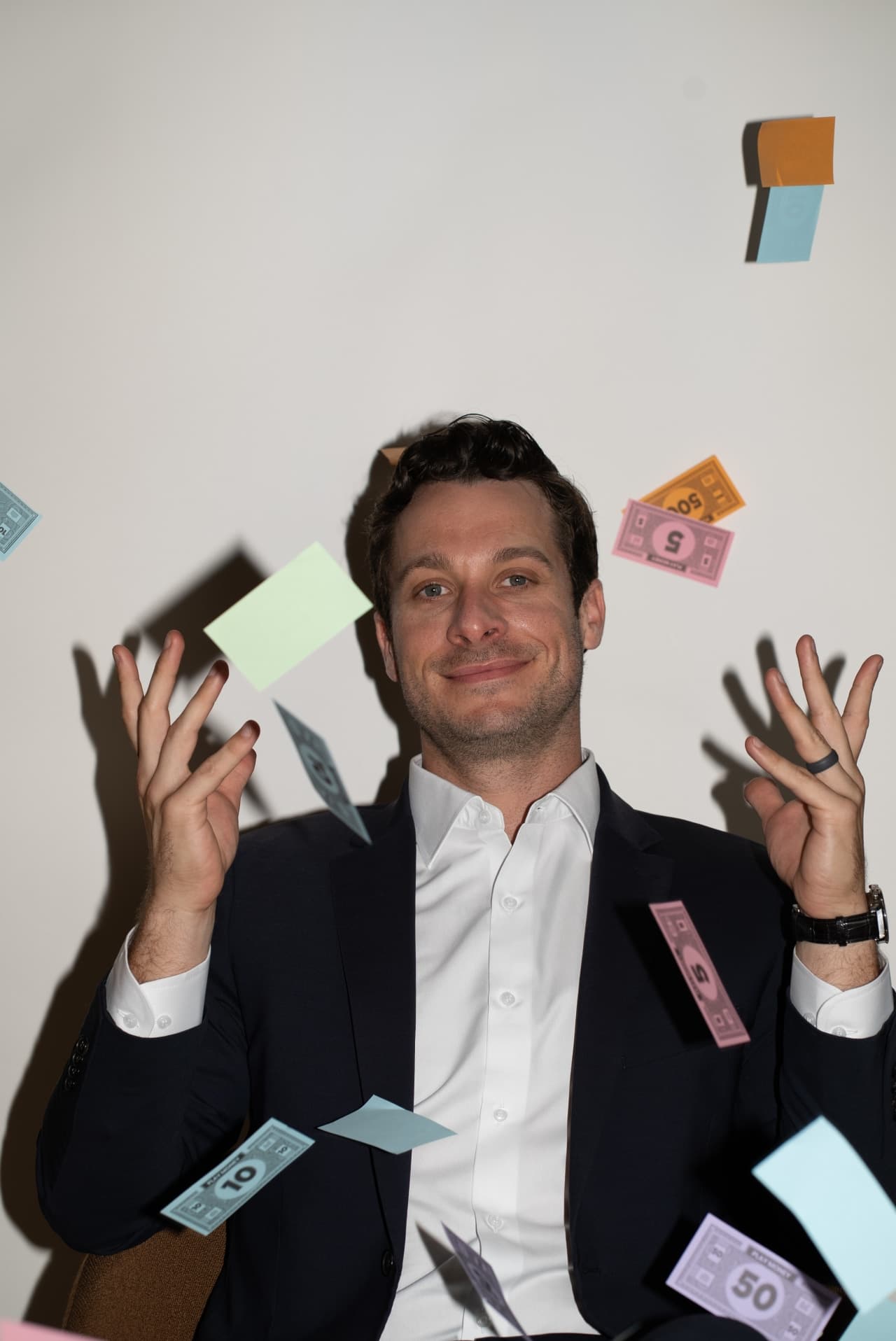 El 'Corporate Bro' que se Rinde a la Risa: Cómo Ross Pomerantz Está Haciendo Millones Satirizando las Ventas de Tecnología