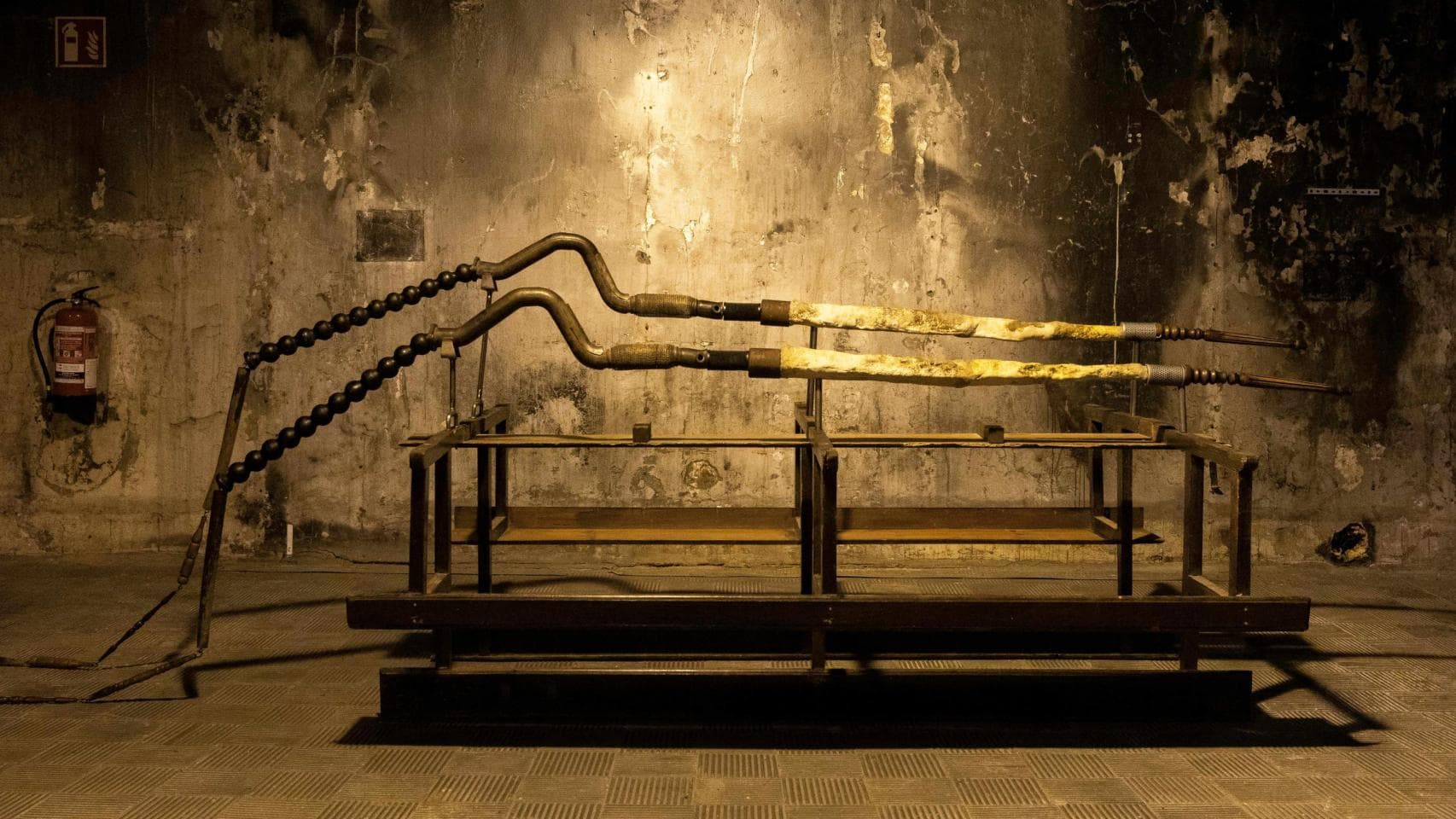 El Matadero Resucita: Mónica Mays y la Elegía Barroca de lo Olvidado