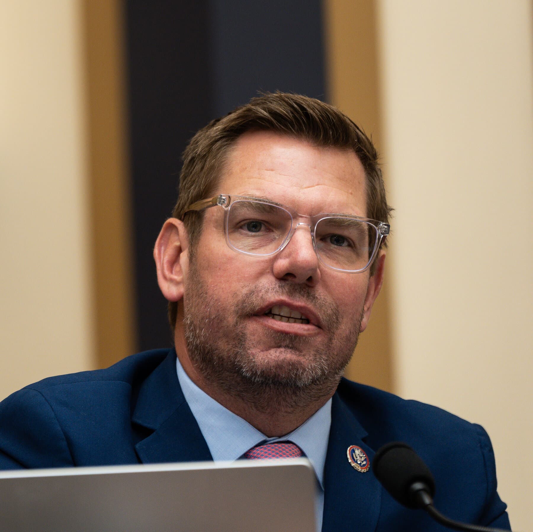 La Sombra del Estado: Cuando la Casa Blanca Ordena al FBI Desenterrar el Pasado Político