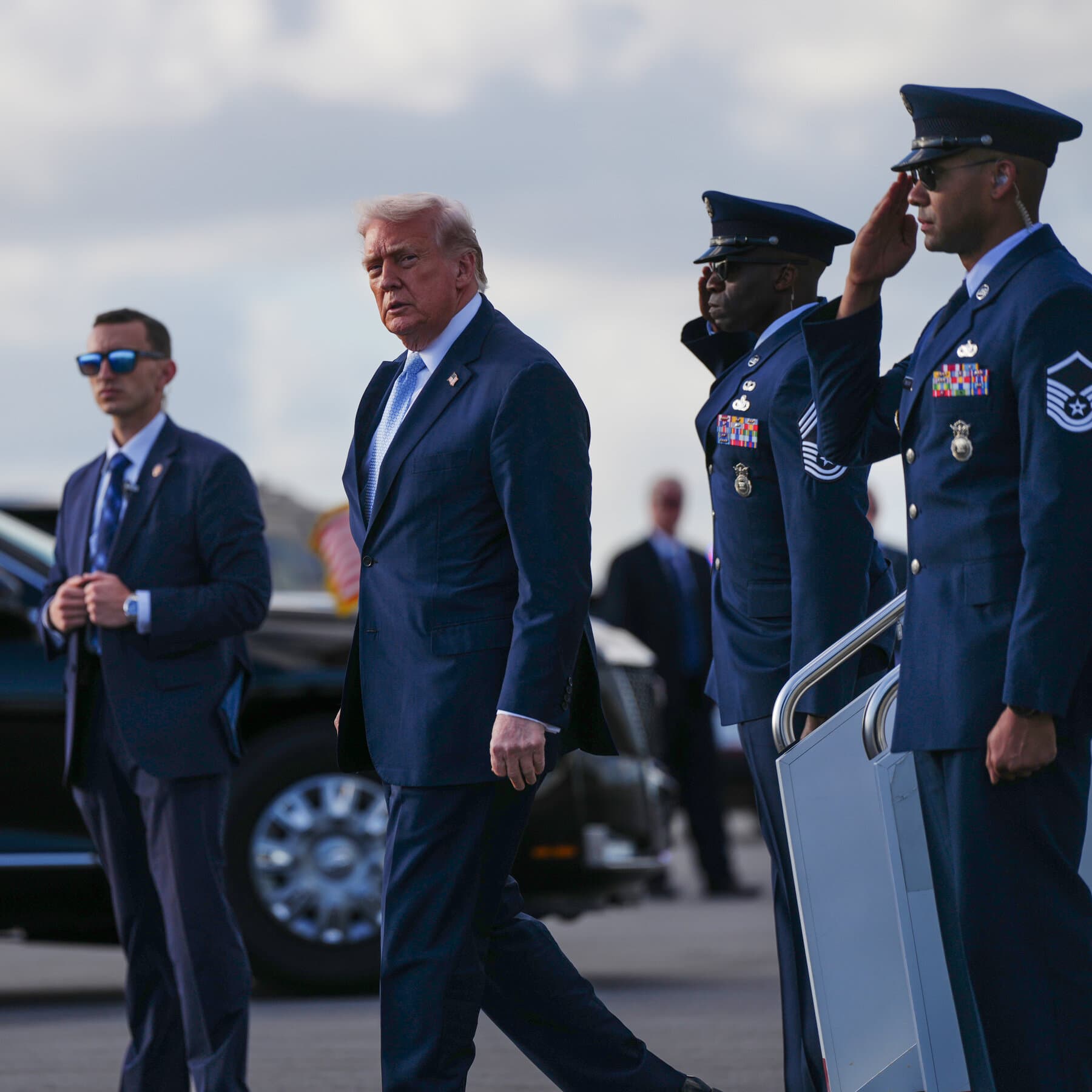 El Péndulo de Marte: La Volátil Estrategia Bélica de Trump